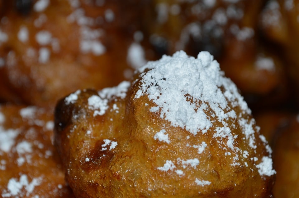 Beignets aux raisins secs