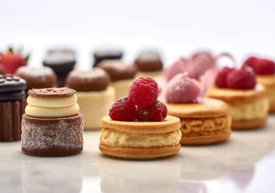 Petit four