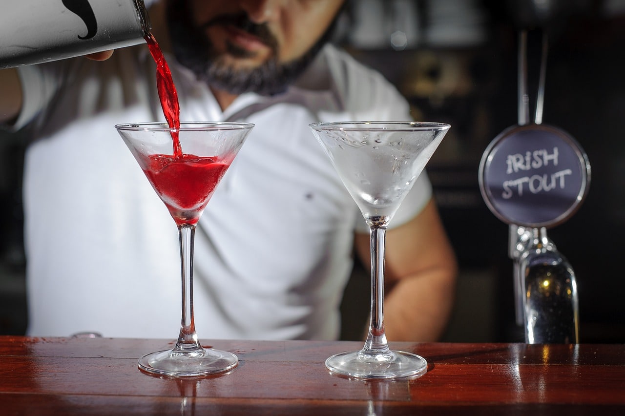 Initiation à la mixologie : les ustensiles essentiels pour réussir ses cocktails