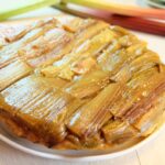 Recette de tarte tatin rhubarbe-pommes au caramel de cidre