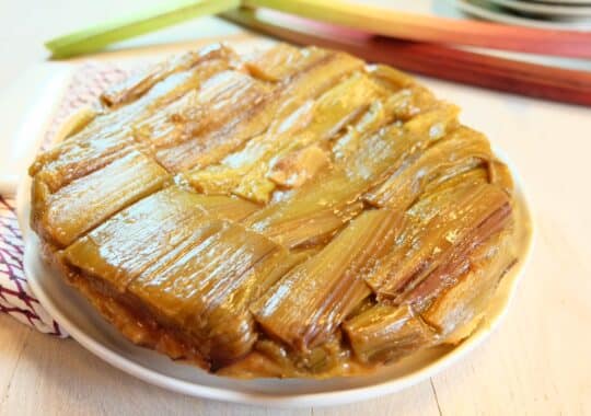 Recette de tarte tatin rhubarbe-pommes au caramel de cidre