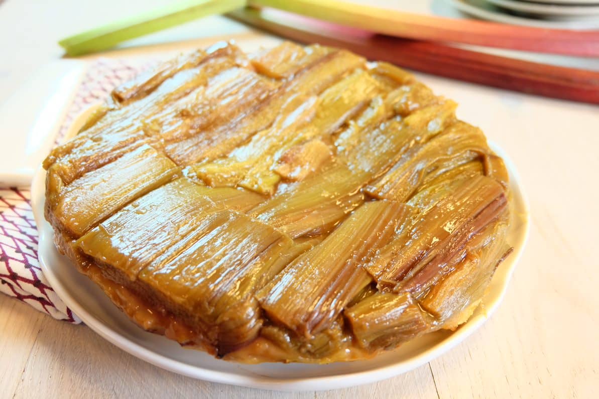 Recette de tarte tatin rhubarbe-pommes au caramel de cidre