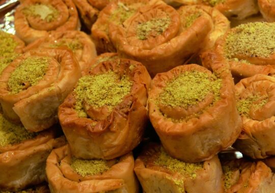 Kalb el louz — gâteau de semoule algérien aux amandes