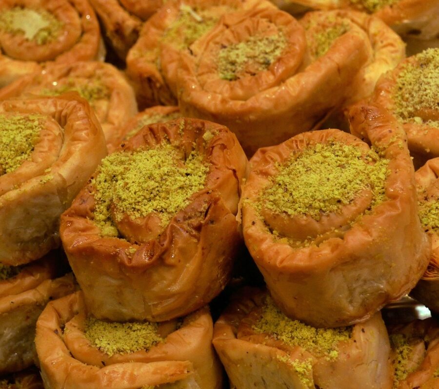 Kalb el louz — gâteau de semoule algérien aux amandes