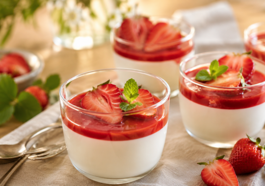 Panna cotta aux fraises : la recette onctueuse et fondante