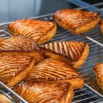 Chaussons aux pommes maison : la recette doree et gourmande