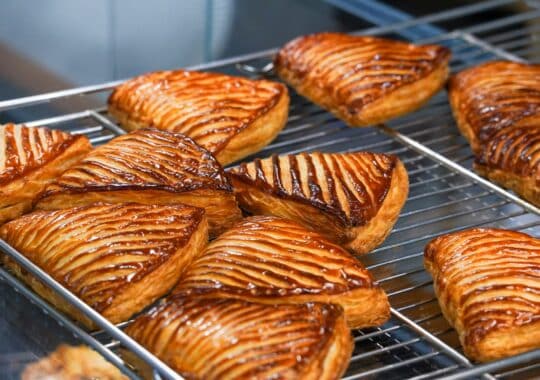 Chaussons aux pommes maison : la recette doree et gourmande