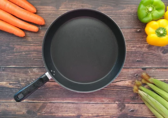 Poêle de cuisine : quel matériau choisir selon vos cuissons ?